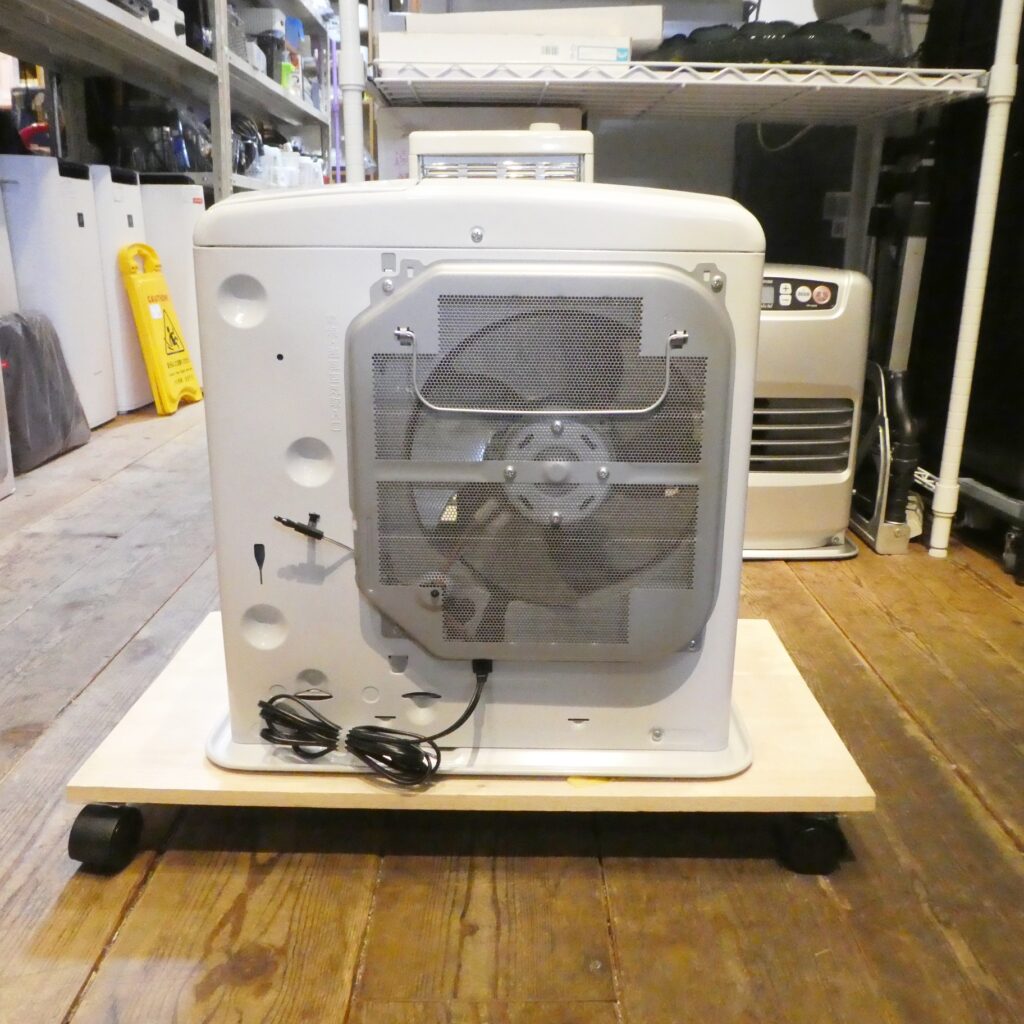 DAINICHI／ダイニチ石油ファンヒーターFW-4223NC（2023年製